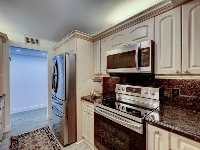 3-bedroom condo for sale in Hallandale Beach - 300 Three Islands Boulevard 101 - MondialRealty