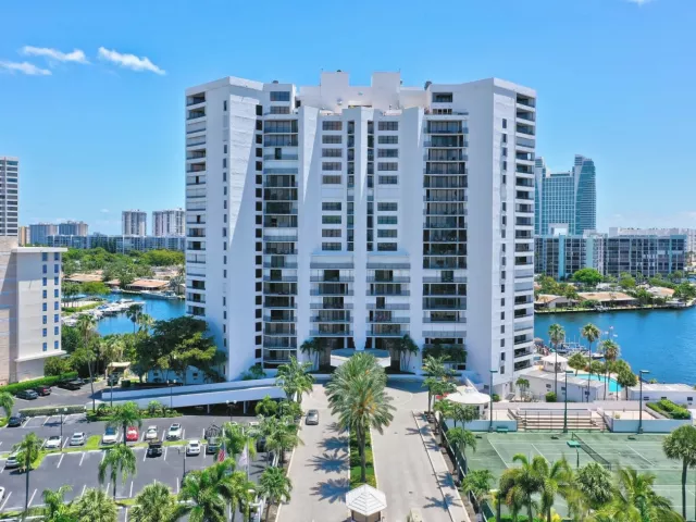 3-bedroom condo for sale in Hallandale Beach - 300 Three Islands Boulevard 101 - MondialRealty