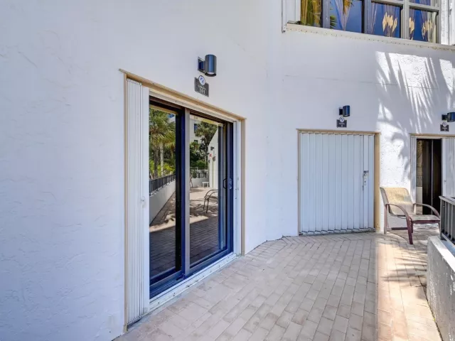 3-bedroom condo for sale in Hallandale Beach - 300 Three Islands Boulevard 101 - MondialRealty