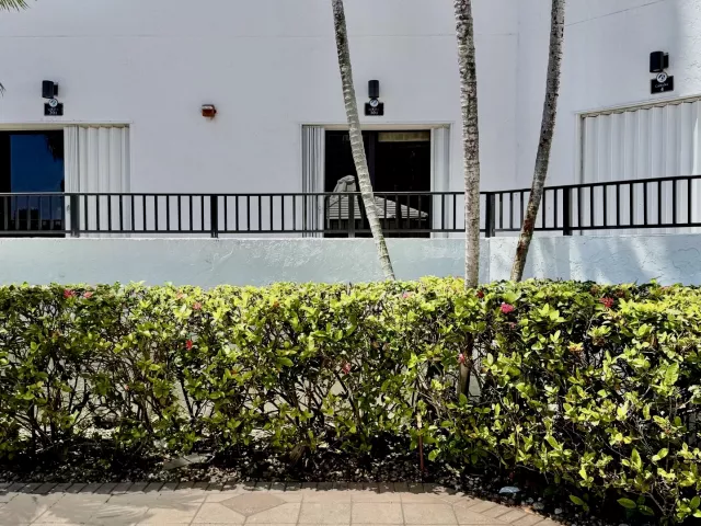 3-bedroom condo for sale in Hallandale Beach - 300 Three Islands Boulevard 101 - MondialRealty