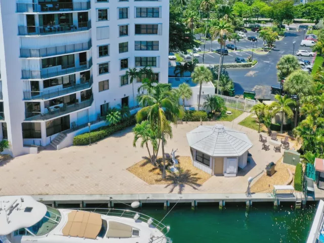 3-bedroom condo for sale in Hallandale Beach - 300 Three Islands Boulevard 101 - MondialRealty