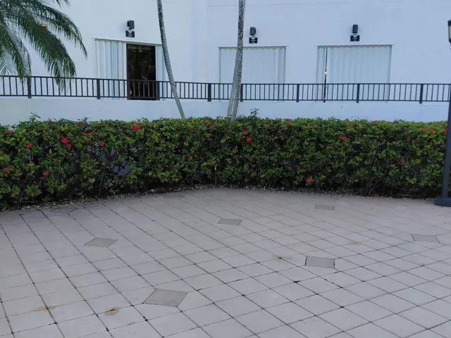 3-bedroom condo for sale in Hallandale Beach - 300 Three Islands Boulevard 101 - MondialRealty