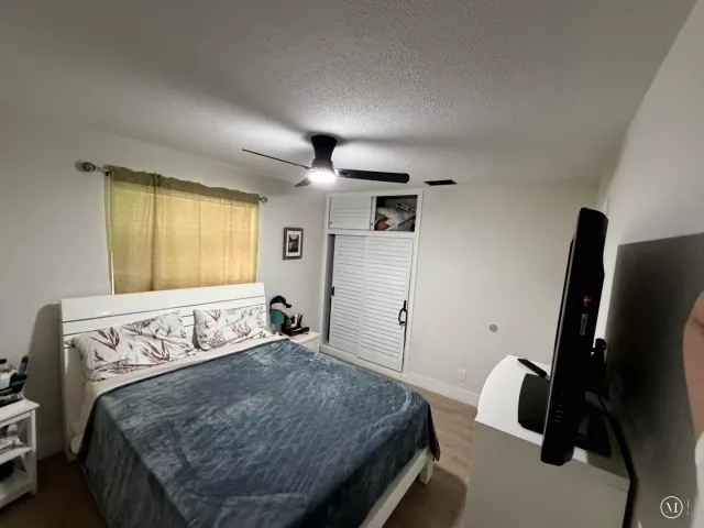 5-bedroom home for sale in West Palm Beach - 912 MONTEGO Drive - MondialRealty