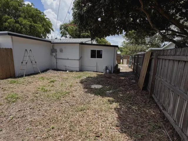 5-bedroom home for sale in West Palm Beach - 912 MONTEGO Drive - MondialRealty