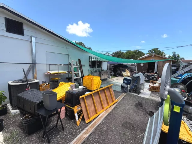 5-bedroom home for sale in West Palm Beach - 912 MONTEGO Drive - MondialRealty