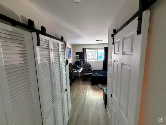 5-bedroom home for sale in West Palm Beach - 912 MONTEGO Drive - MondialRealty