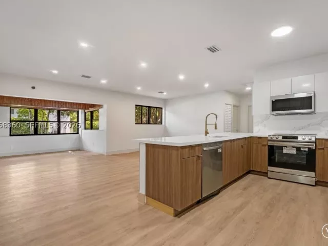 3-bedroom home for sale in Miami - 450 NW 140th St - MondialRealty
