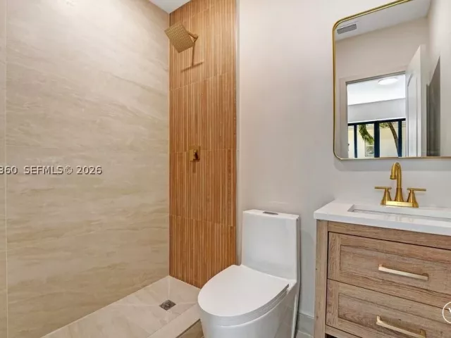 3-bedroom home for sale in Miami - 450 NW 140th St - MondialRealty