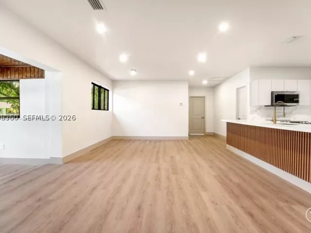 3-bedroom home for sale in Miami - 450 NW 140th St - MondialRealty