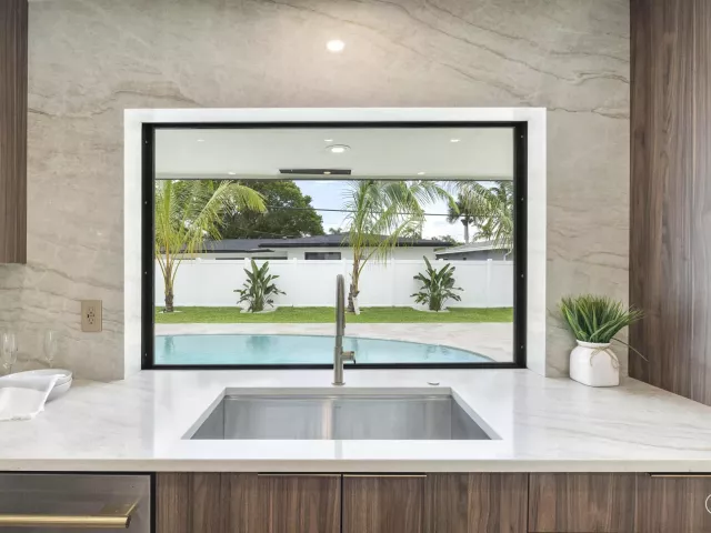 3-bedroom home for sale in Fort Lauderdale - 6011 NE 19th Avenue - MondialRealty