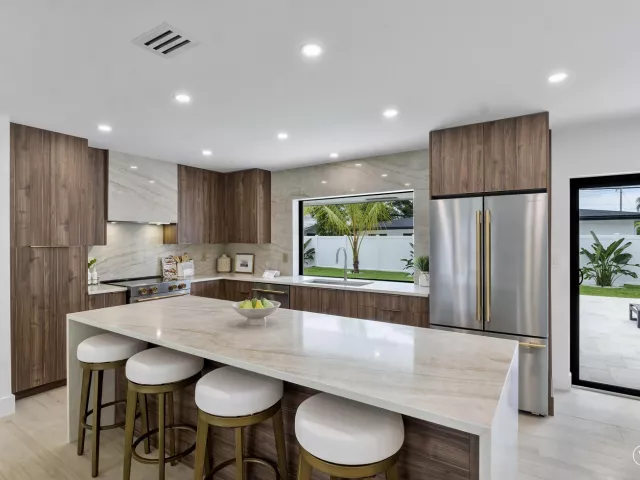 3-bedroom home for sale in Fort Lauderdale - 6011 NE 19th Avenue - MondialRealty