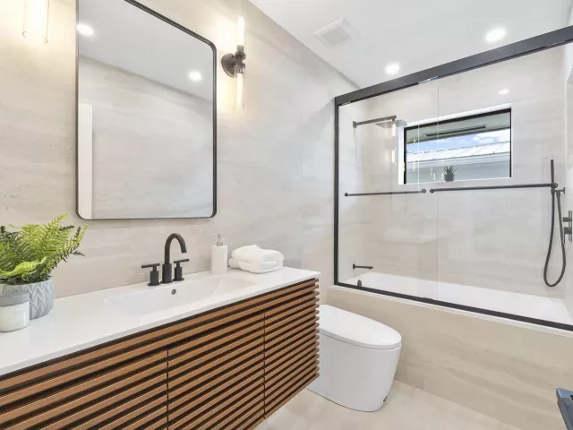 3-bedroom home for sale in Fort Lauderdale - 6011 NE 19th Avenue - MondialRealty