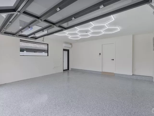 3-bedroom home for sale in Fort Lauderdale - 6011 NE 19th Avenue - MondialRealty