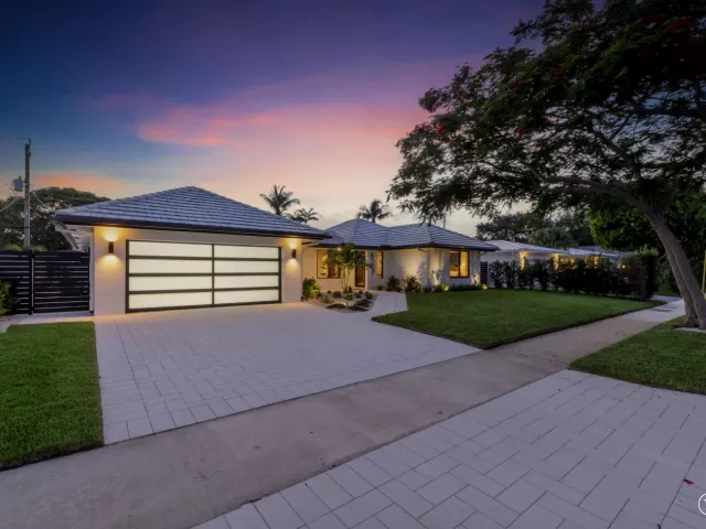 3-bedroom home for sale in Fort Lauderdale - 6011 NE 19th Avenue - MondialRealty