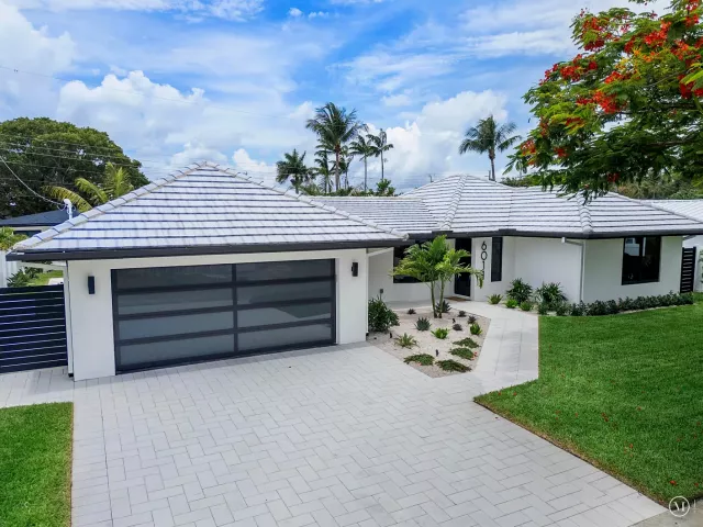 3-bedroom home for sale in Fort Lauderdale - 6011 NE 19th Avenue - MondialRealty