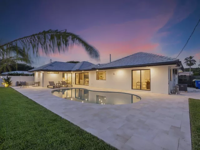 3-bedroom home for sale in Fort Lauderdale - 6011 NE 19th Avenue - MondialRealty
