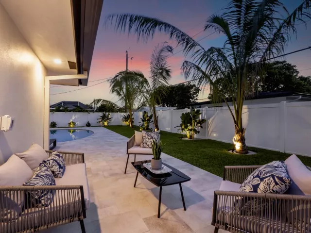 3-bedroom home for sale in Fort Lauderdale - 6011 NE 19th Avenue - MondialRealty