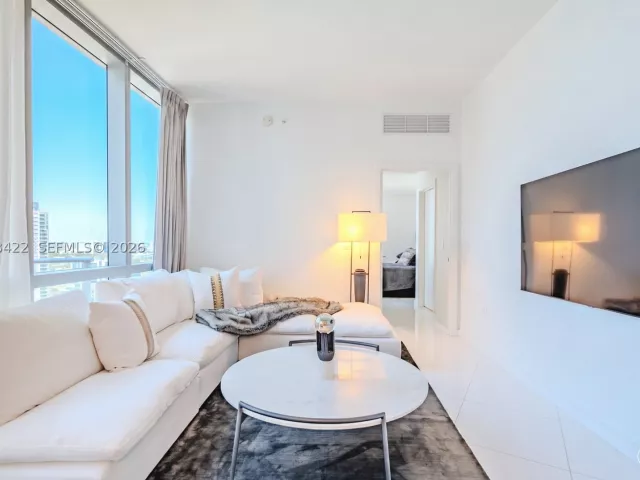1-bedroom condo for rent in Miami - 851 NE 1st Ave 1802 - MondialRealty
