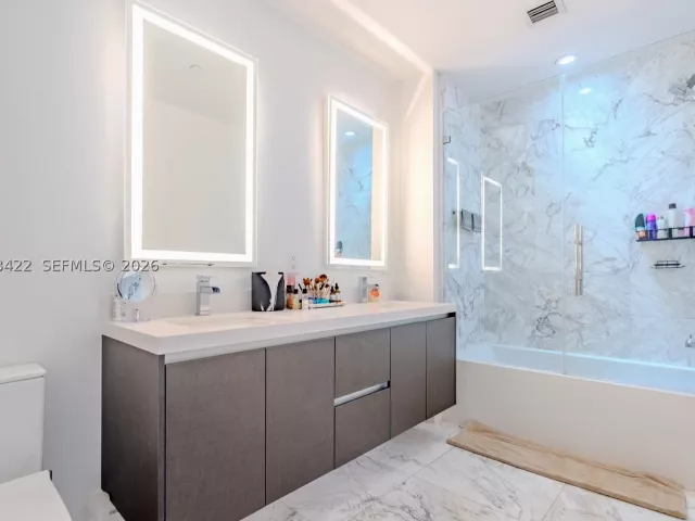 1-bedroom condo for rent in Miami - 851 NE 1st Ave 1802 - MondialRealty
