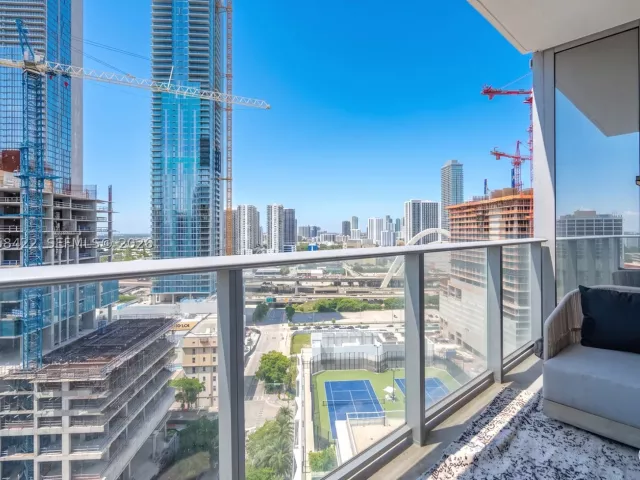 1-bedroom condo for rent in Miami - 851 NE 1st Ave 1802 - MondialRealty