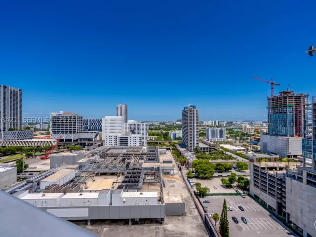 1-bedroom condo for rent in Miami - 851 NE 1st Ave 1802 - MondialRealty