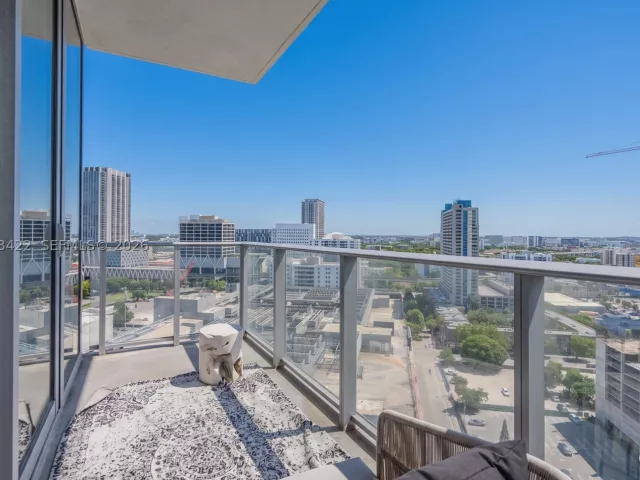 1-bedroom condo for rent in Miami - 851 NE 1st Ave 1802 - MondialRealty