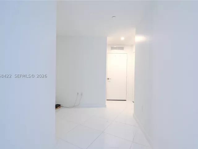 1-bedroom condo for rent in Miami - 851 NE 1st Ave 1802 - MondialRealty