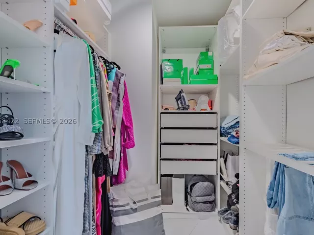 1-bedroom condo for rent in Miami - 851 NE 1st Ave 1802 - MondialRealty