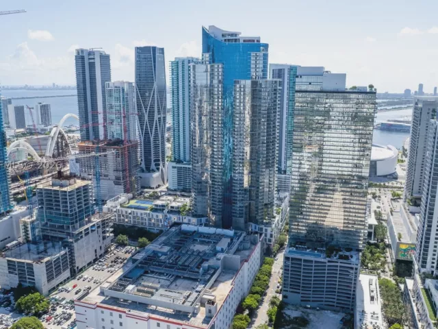 1-bedroom condo for rent in Miami - 851 NE 1st Ave 1802 - MondialRealty