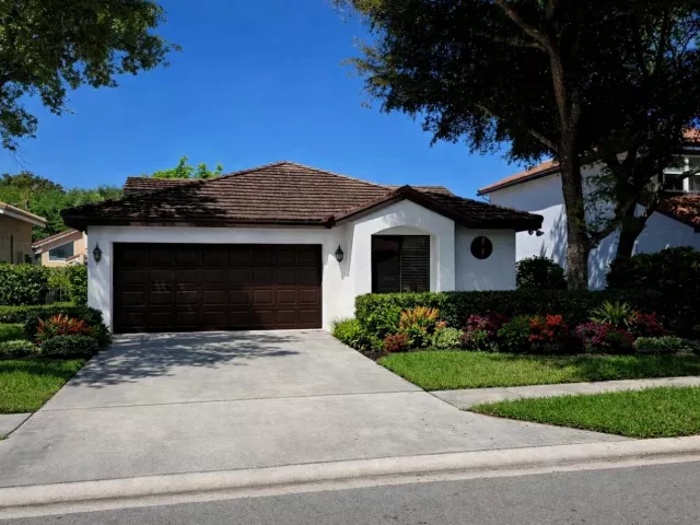 3-bedroom home for sale in Boca Raton - 10688 San Bernardino Way - MondialRealty