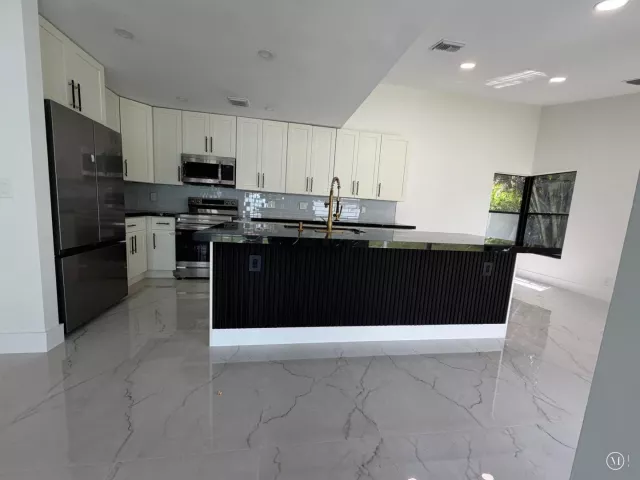 3-bedroom home for sale in Boca Raton - 10688 San Bernardino Way - MondialRealty