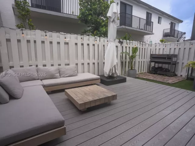 3-bedroom home for sale in Miami - 13636 SW 157th Ct - MondialRealty