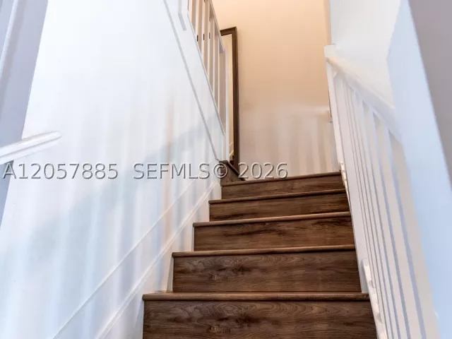 3-bedroom home for sale in Miami - 13636 SW 157th Ct - MondialRealty