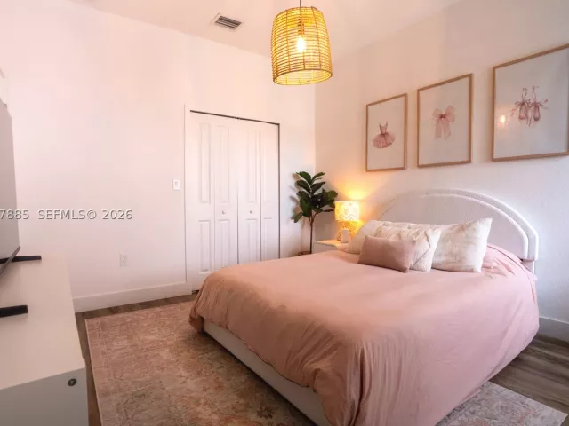 3-bedroom home for sale in Miami - 13636 SW 157th Ct - MondialRealty