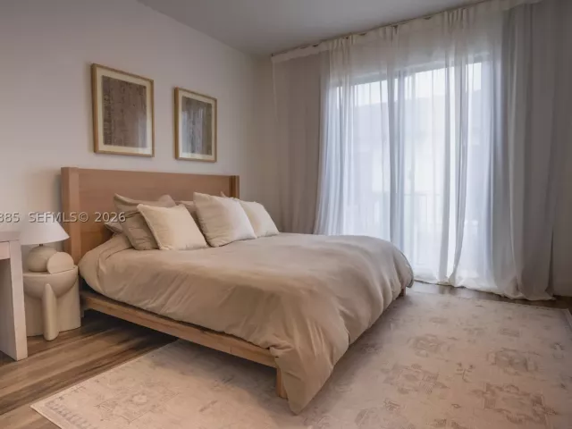 3-bedroom home for sale in Miami - 13636 SW 157th Ct - MondialRealty