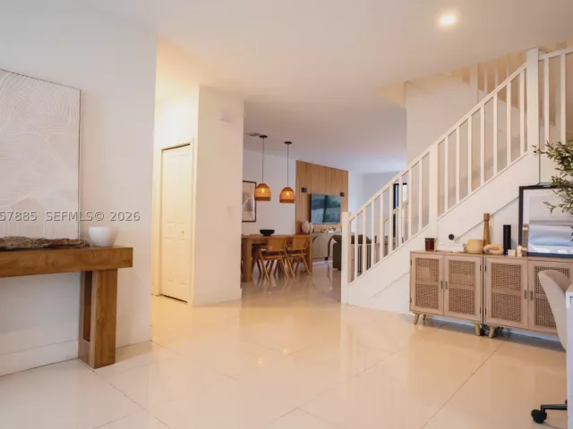 3-bedroom home for sale in Miami - 13636 SW 157th Ct - MondialRealty