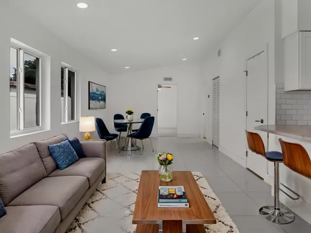 3-bedroom home for sale in Boca Raton - 218 GLOUCHESTER Street - MondialRealty