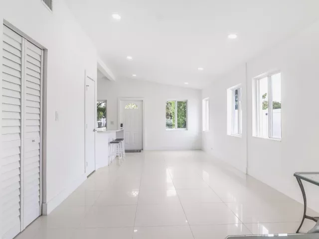 3-bedroom home for sale in Boca Raton - 218 GLOUCHESTER Street - MondialRealty