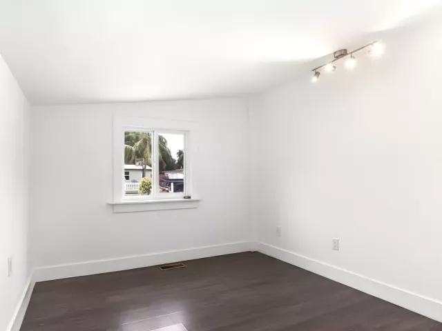 3-bedroom home for sale in Boca Raton - 218 GLOUCHESTER Street - MondialRealty