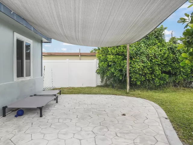 3-bedroom home for sale in Boca Raton - 218 GLOUCHESTER Street - MondialRealty