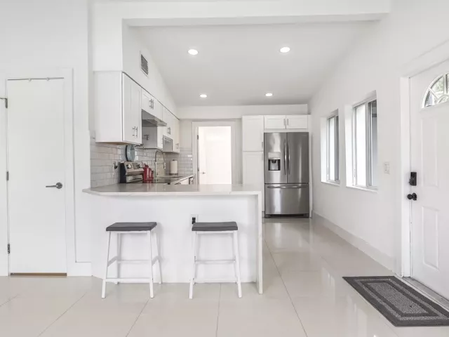 3-bedroom home for sale in Boca Raton - 218 GLOUCHESTER Street - MondialRealty