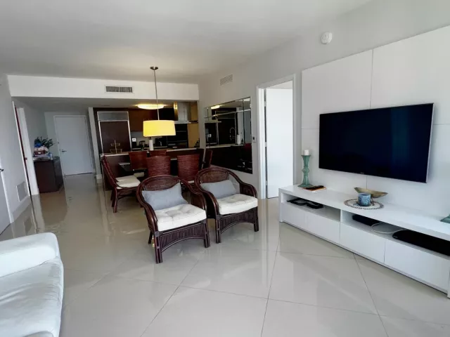 2-bedroom condo for sale in Miami - 495 BRICKELL Avenue 1605 - MondialRealty