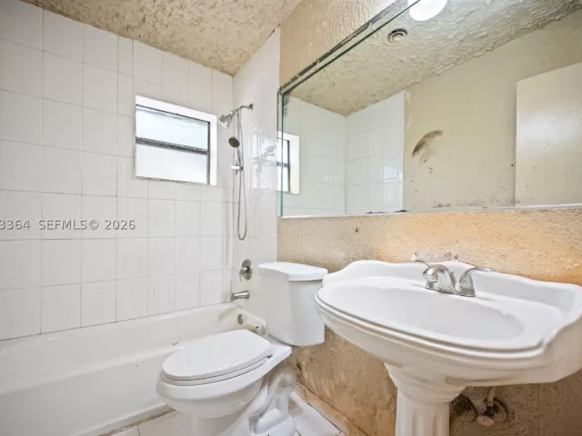 3-bedroom home for sale in Miami Gardens - 5001 NW 179th Ter - MondialRealty
