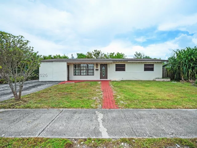 3-bedroom home for sale in Miami Gardens - 5001 NW 179th Ter - MondialRealty
