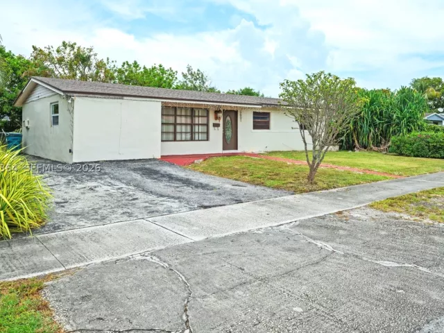 3-bedroom home for sale in Miami Gardens - 5001 NW 179th Ter - MondialRealty