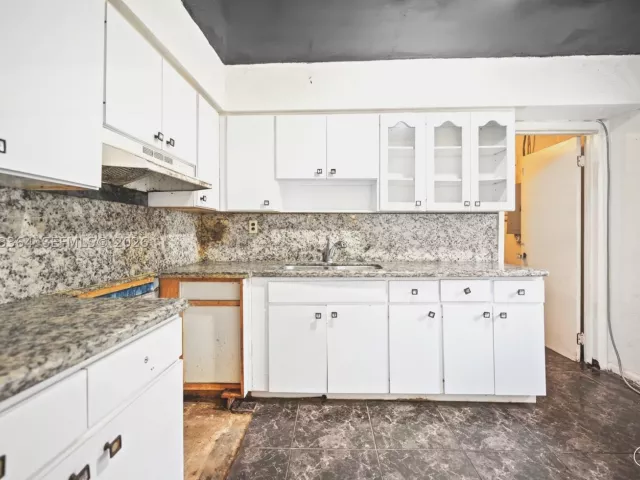 3-bedroom home for sale in Miami Gardens - 5001 NW 179th Ter - MondialRealty
