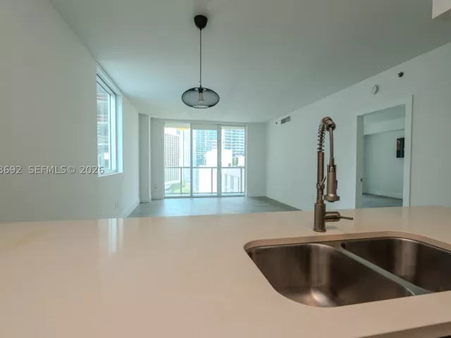 2-bedroom condo for sale in Miami - 500 Brickell Ave 1407 - MondialRealty