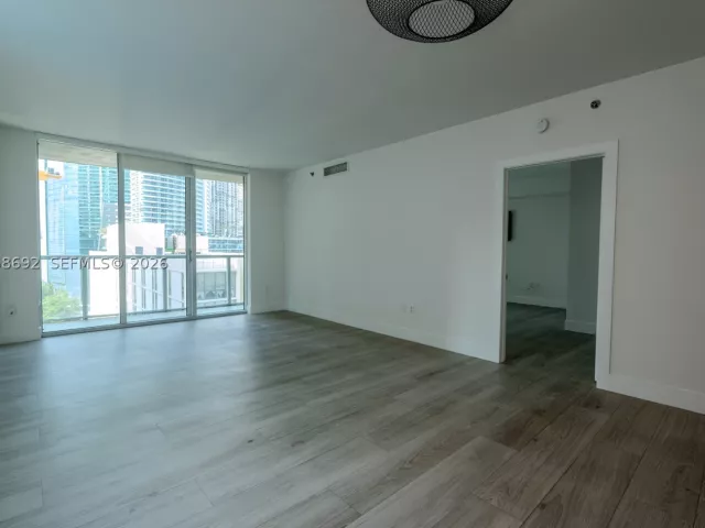 2-bedroom condo for sale in Miami - 500 Brickell Ave 1407 - MondialRealty
