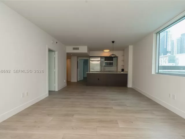2-bedroom condo for sale in Miami - 500 Brickell Ave 1407 - MondialRealty