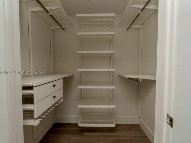 2-bedroom condo for sale in Miami - 500 Brickell Ave 1407 - MondialRealty